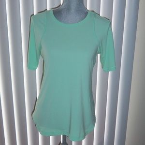 Lululemon Size 8 T-Shirt
